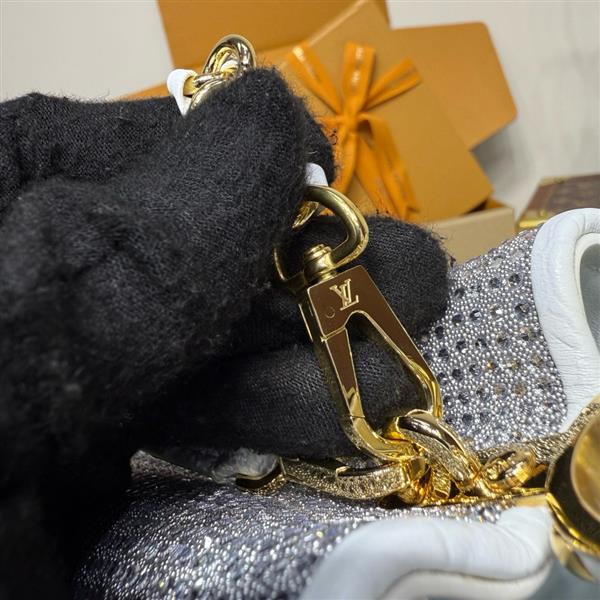 2026120164339222 870